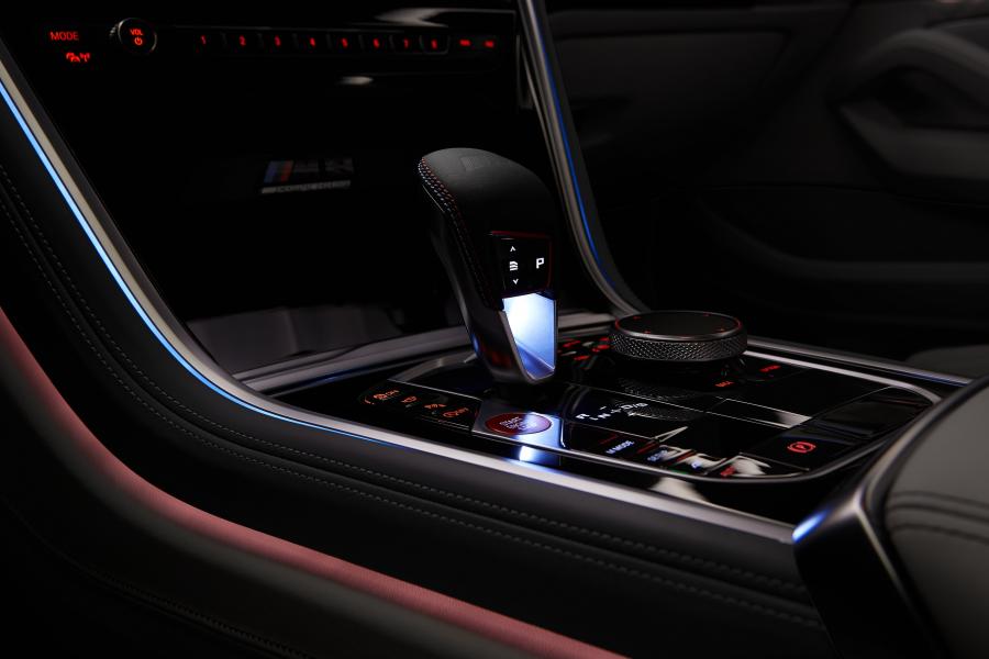 Детали интерьера BMW M8 Competition Gran Coupe (F93) 2019 года  (WW) (фото 107 из 139)